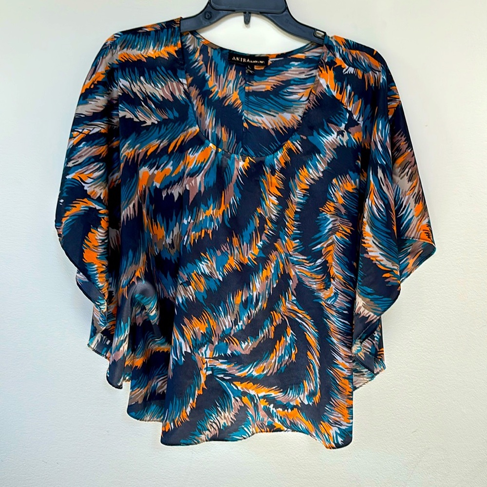 Colorful flowing top from Akira Black Label size L